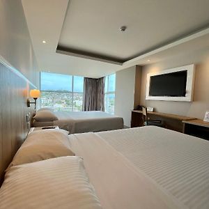 Habitación con Cama Queen Adaptada para Discapacitados